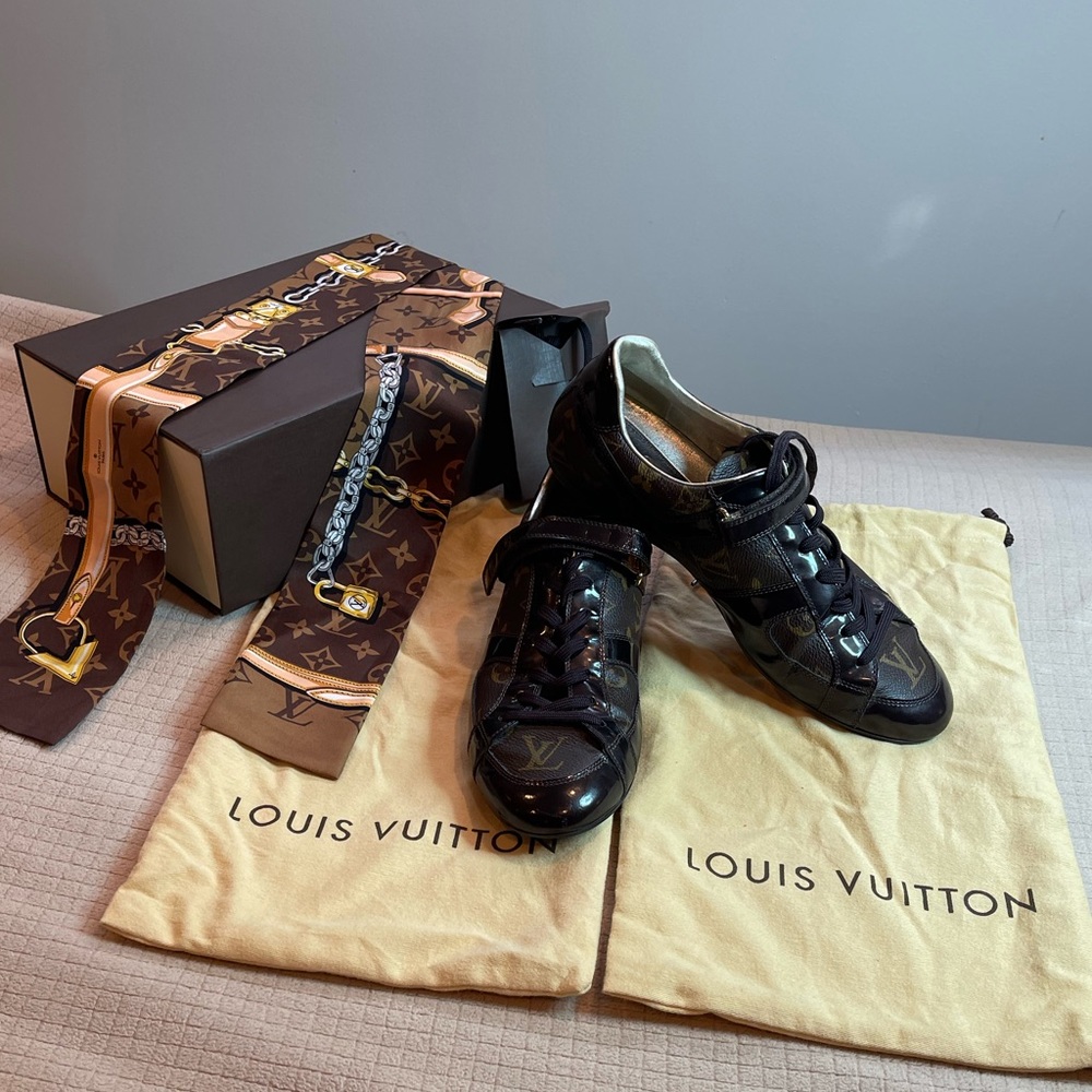 Authentic Louis Vuitton monogram Globe Trotter Brown Sneakers